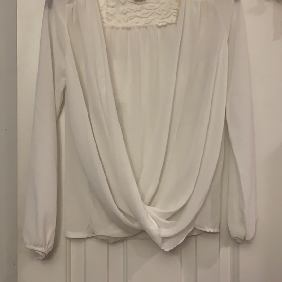 ❤️ 2/$29 Agaci Open sheer blouse wear over something lace accents *measurements - Picture 3 of 12